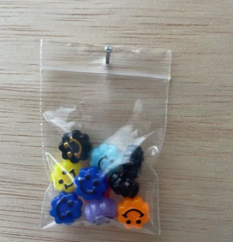 Grote Acryl Bloemetjes gekleurd/zwart