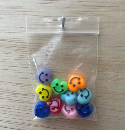 Grote Acryl Hartjes gekleurd/zwart