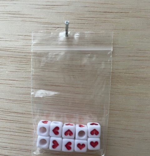 Acryl Blok Hartjes wit/rood