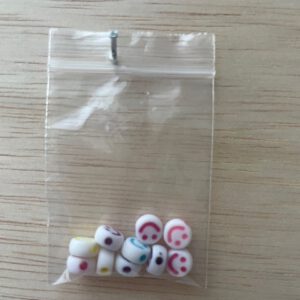 Acryl Smiley's wit/gekleurd
