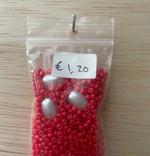 Rocailles Rood met Parels