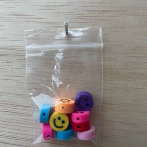 Polymeer Smiley's gekleurd