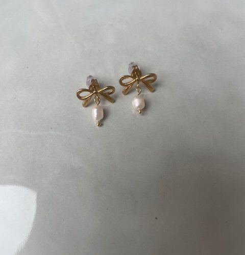 Bow And Pearl Oorbellen goud