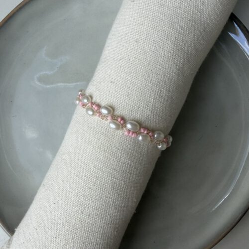 Oval Pearl Swirl Armbandje roze
