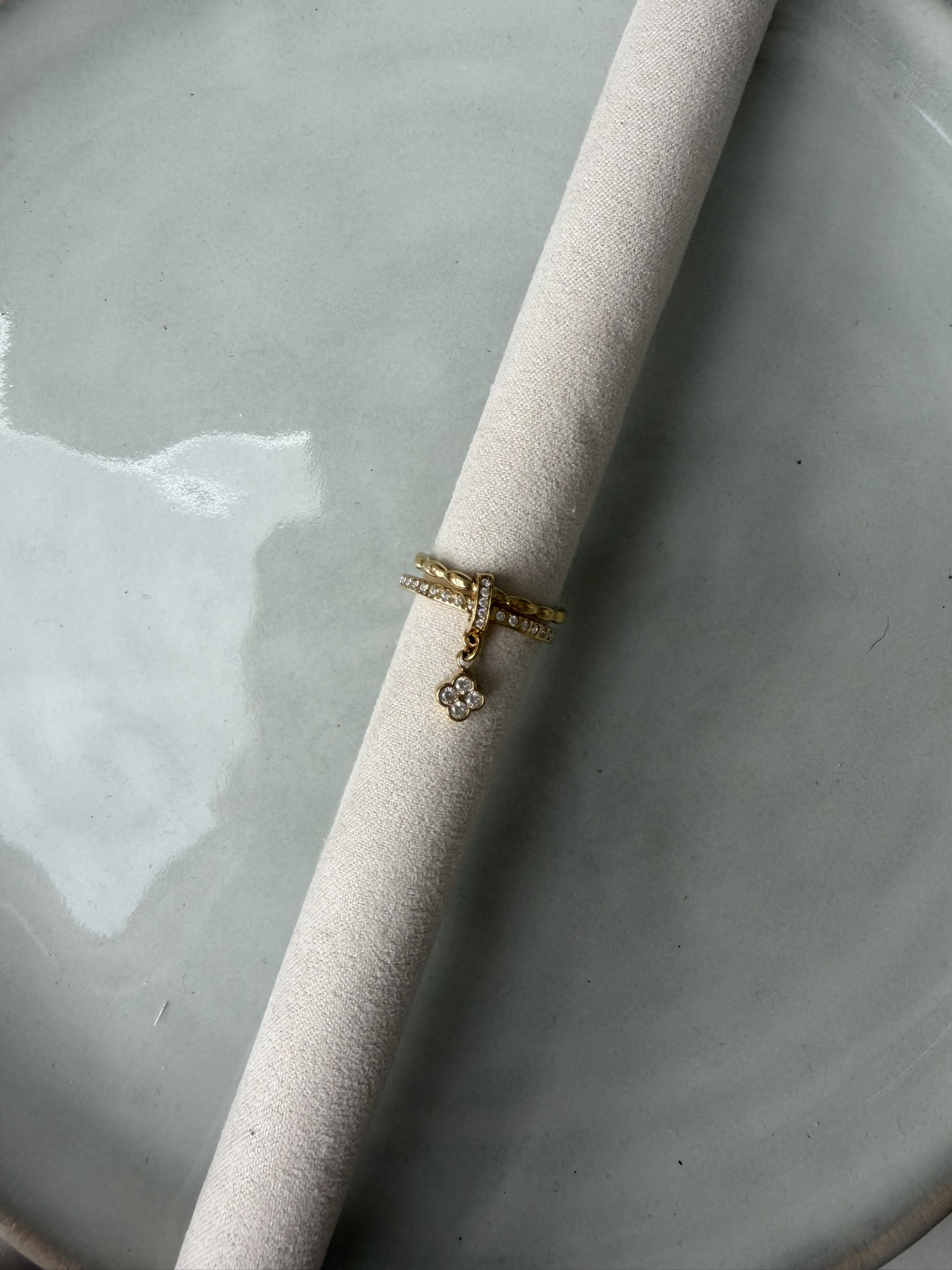 Dubble Charm Ring goud klaver