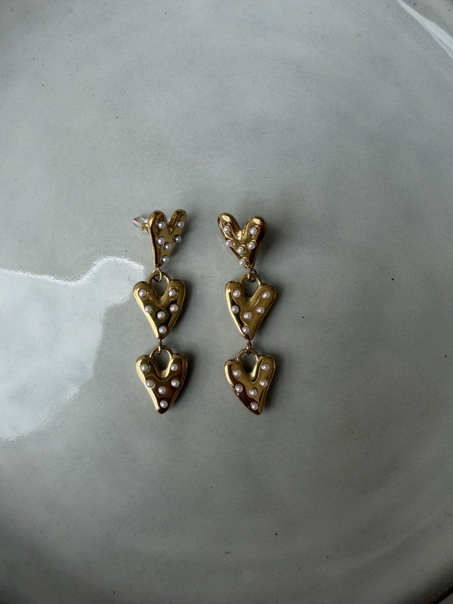 Tripple Pearl Hearts Oorbellen goud